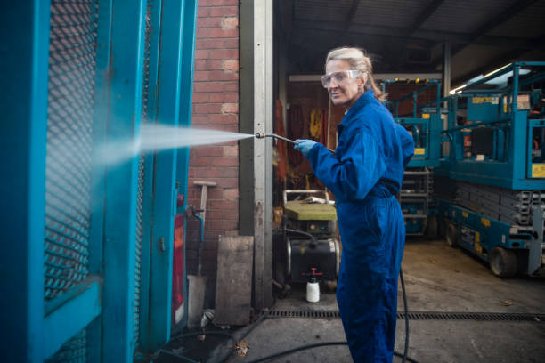 Best Garage Pressure Washing  in Shawano, WI